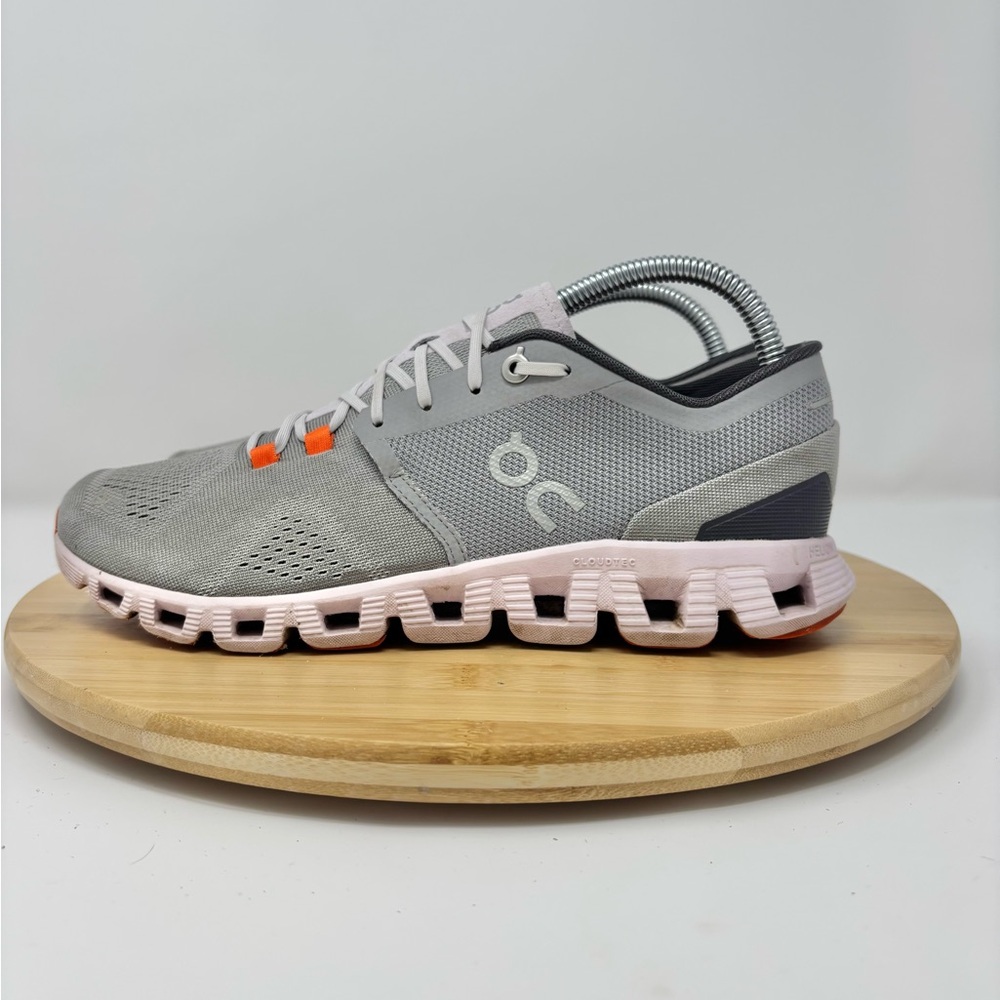 On Cloud X Sneakers Womens Size 8.5 Gray Road Running Shoes 40.99041